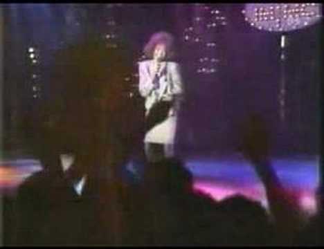 Youtube: Whitney Houston - How Will I Know (Montreux)