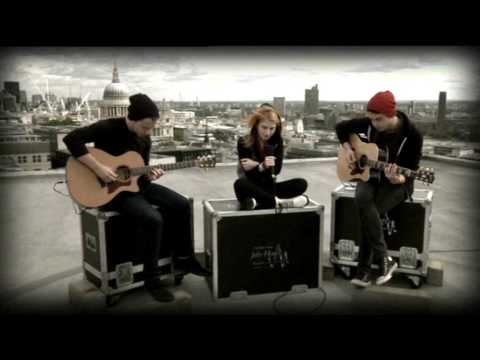 Youtube: Paramore Decode (acoustic) Live 27th Sept 09