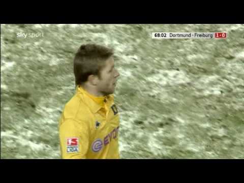 Youtube: 100 Jahre BVB; Jingle Bells (68. min) im Spiel gegen Freiburg