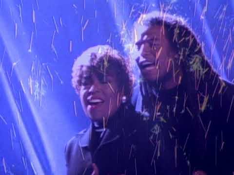 Youtube: Roberta Flack & Maxi Priest - Set The Night To Music (Official Music Video)