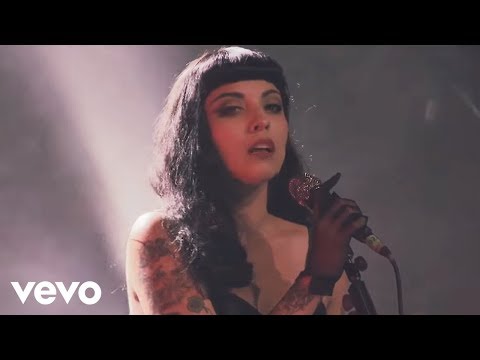 Youtube: Mon Laferte - Vuelve Por Favor (En Vivo)