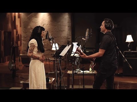 Youtube: Jorge Drexler - Asilo Feat. Mon Laferte (Videoclip Oficial)