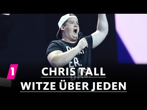 Youtube: Chris Tall macht Witze über jeden | 1LIVE Köln Comedy-Nacht XXL