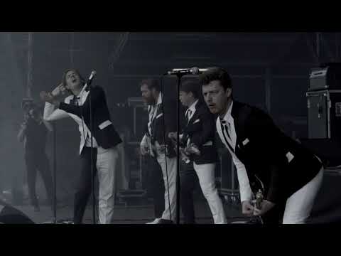 Youtube: The Hives "Hate To Say I Told You So" live from Lollapalooza Paris