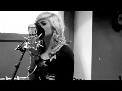 Youtube: Pixie Lott - 'Use Somebody' ( Kings Of Leon Acoustic Cover)