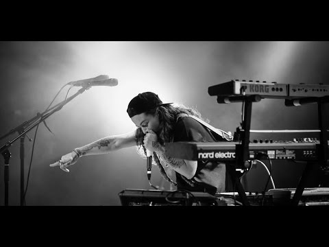 Youtube: TASH SULTANA - MURDER TO THE MIND (Official Music Video)